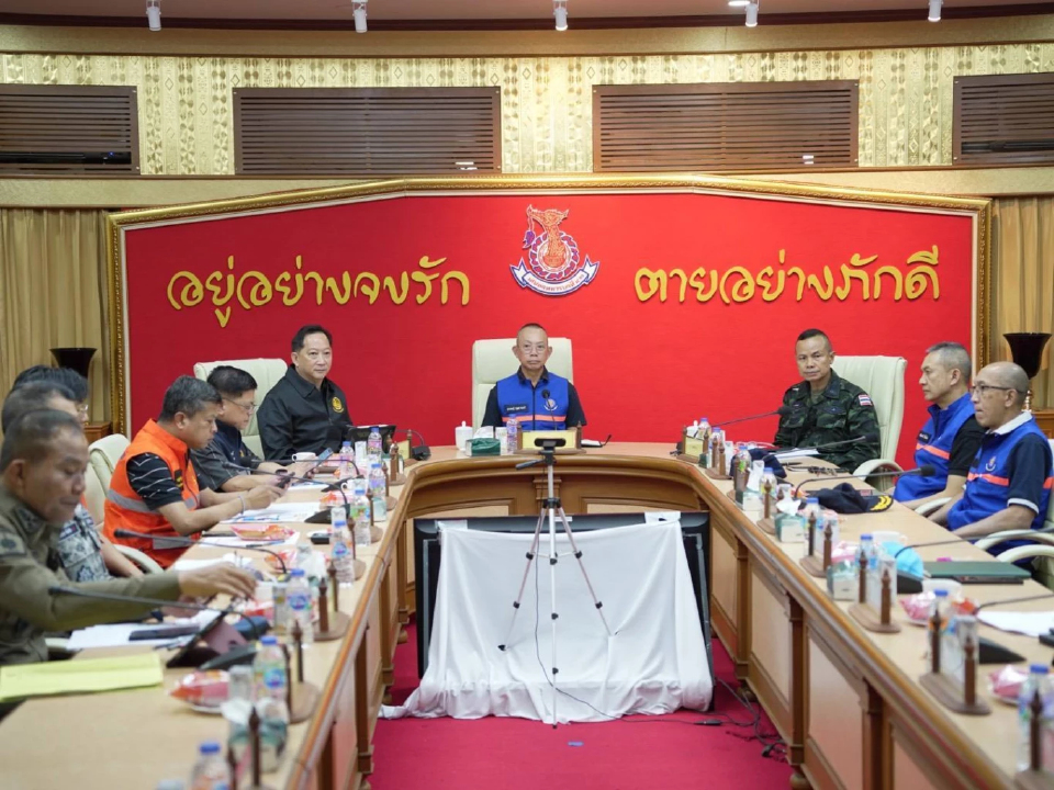 บิ๊ก มท.-ผบ.ทสส.เร่งรัดฟื้นฟู 'น้ำท่วมหาดใหญ่' ทำให้ปกติโดยเร็ว