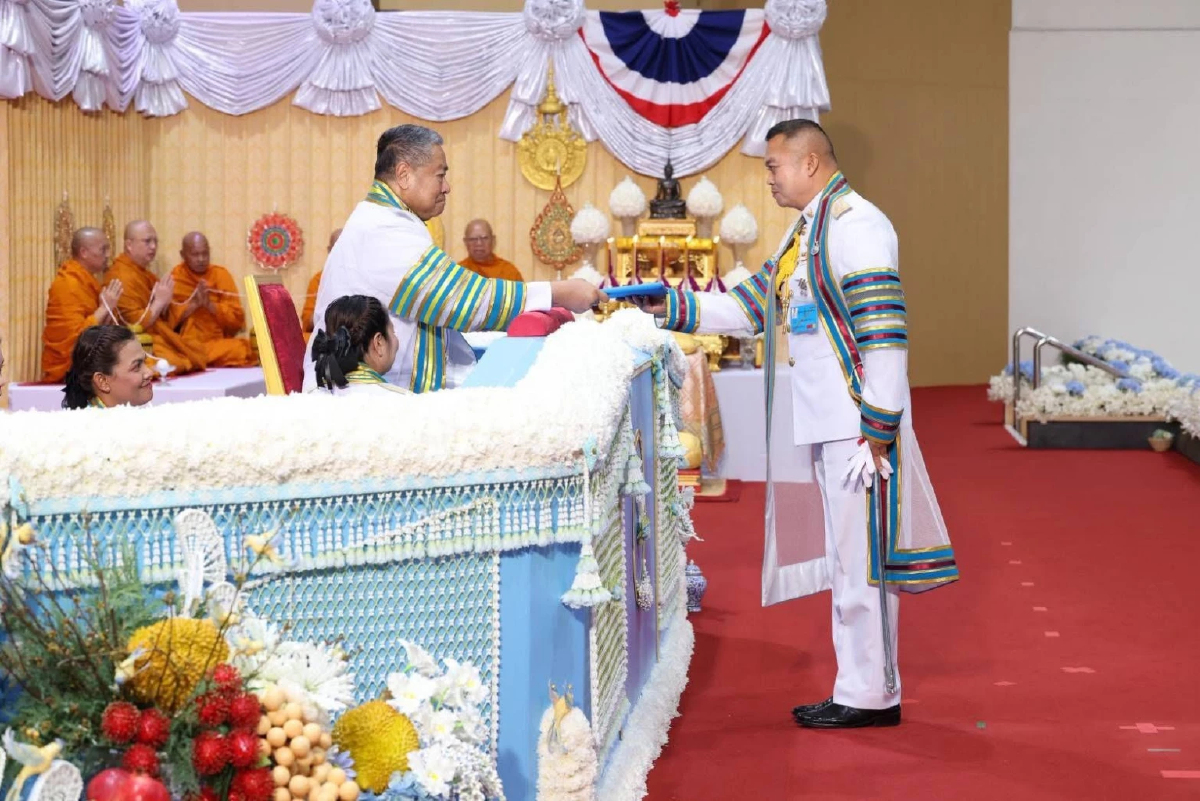 'แม่ทัพกุ้ง' รับ ปริญญาดุษฎีบัณฑิตฯ เชิดชู 'นักรบผู้พิทักษ์ชาติ-นักพัฒนา'