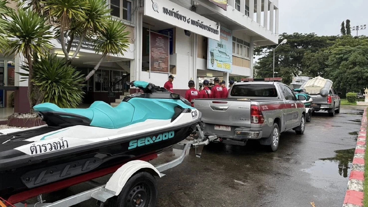 ตำรวจน้ำเสริมทัพส่งกำลังพลลงหาดใหญ่ ช่วยชาวสงขลาน้ำท่วมหนัก