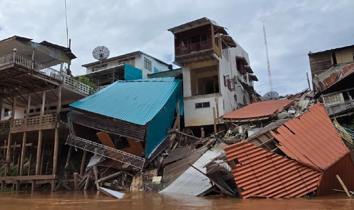 ตลิ่งทรุด แม่น้ำน่าน อ.พิชัย ล่าสุด ประกาศภัยพิบัติฉุกเฉินแล้ว
