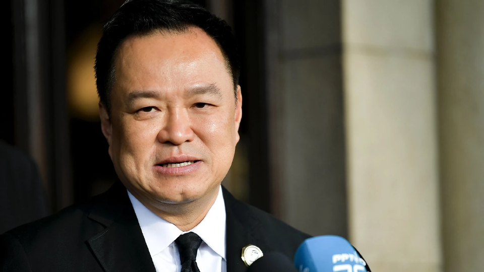 ‘ในหลวง’ โปรดเกล้าฯ อนุทิน-สีหศักดิ์ ตามเสด็จเยือนจีน ครั้งประวัติศาสตร์