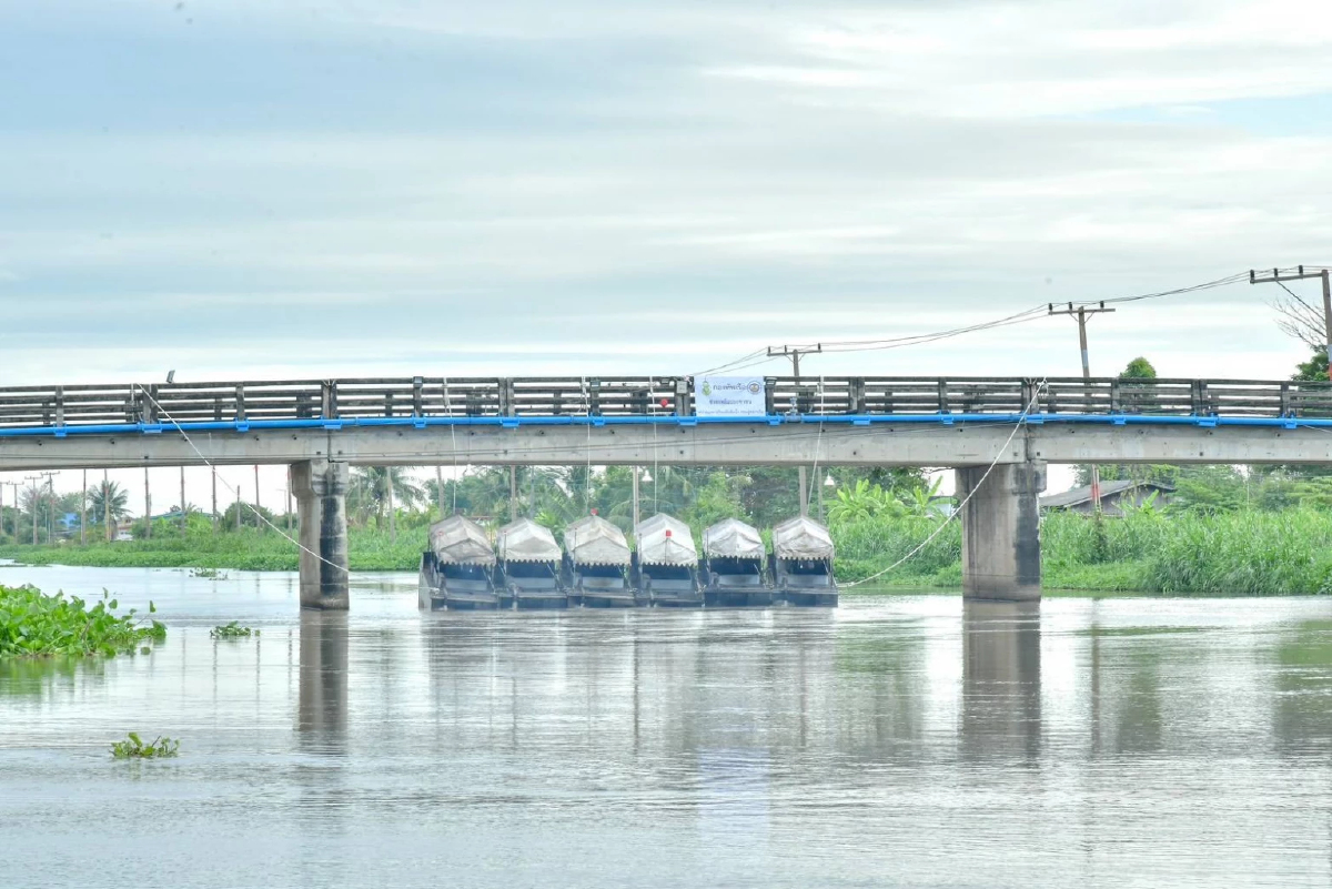 ผบ.ทร.สั่ง ติดตั้งเรือผลักดันน้ำ พื้นที่วิกฤติ บรรเทาความเดือดร้อนประชาชน