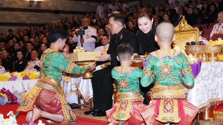 ในหลวง-พระราชินี ทอดพระเนตร การแสดงโขนเรื่อง รามเกียรติ์ ตอน 'สัตยาพาลี' รอบปฐมทัศน์