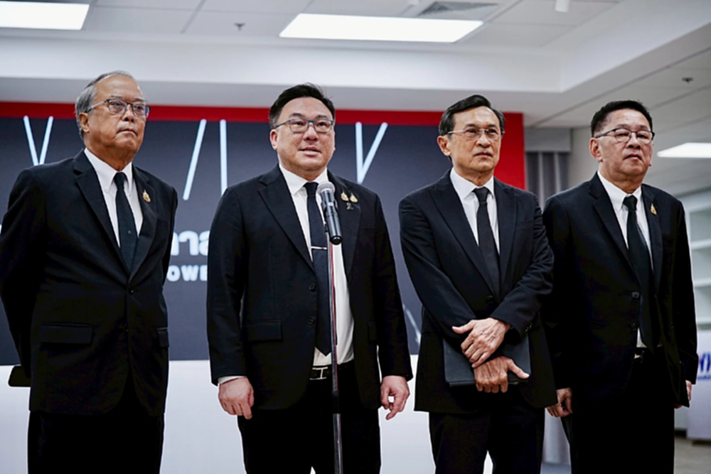 'จุลพันธ์' โยน กก.ยุทธศาสตร์ เคาะยื่นซักฟอก - เผยคุย หัวหน้าปชน. แล้ว