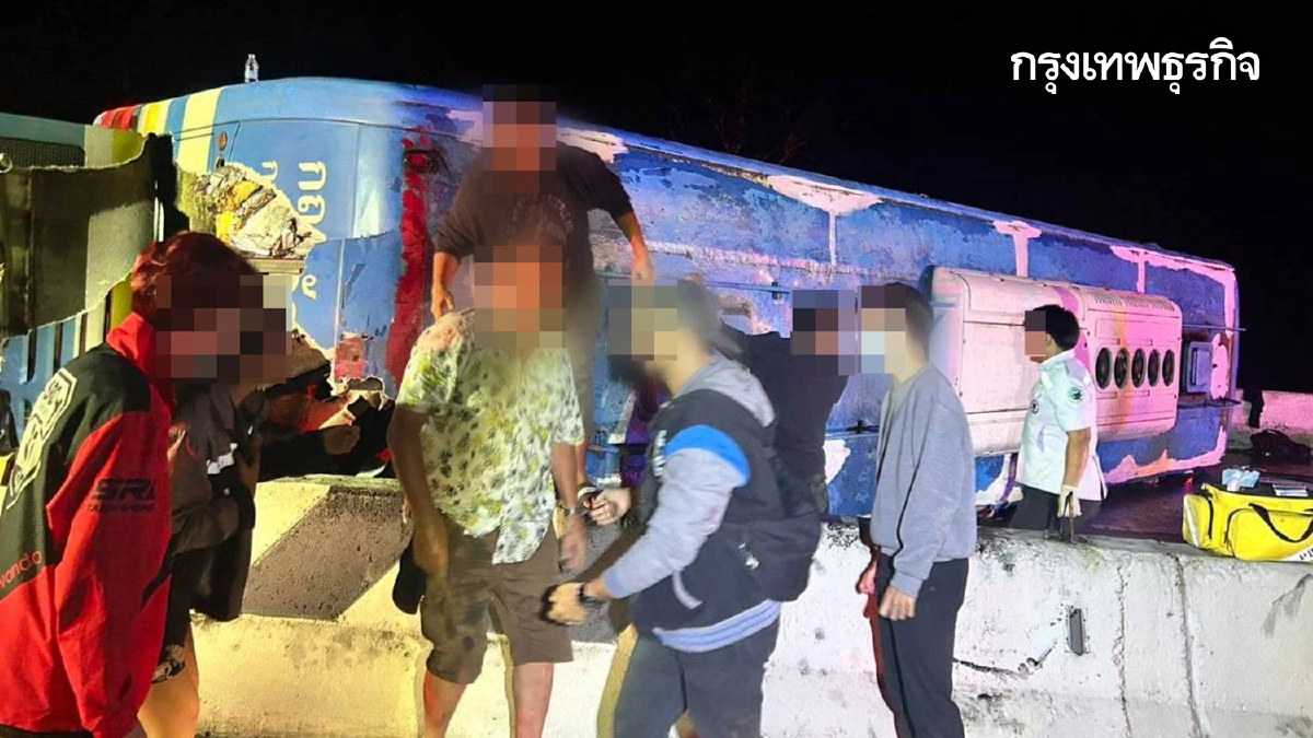 รถทัวร์พลิกคว่ำ ถนนลำปาง-เชียงใหม่ เจ็บอื้อ มีปิดถนน เร่งตัดไฟ