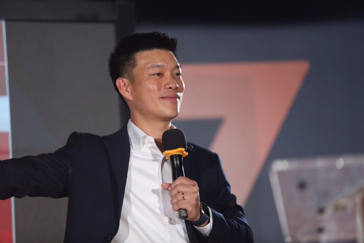 'ณัฐพงษ์' รับคุย 'จุลพันธ์' ขอชะลอยื่นซักฟอก รอแก้ รธน.ผ่านวาระ 3