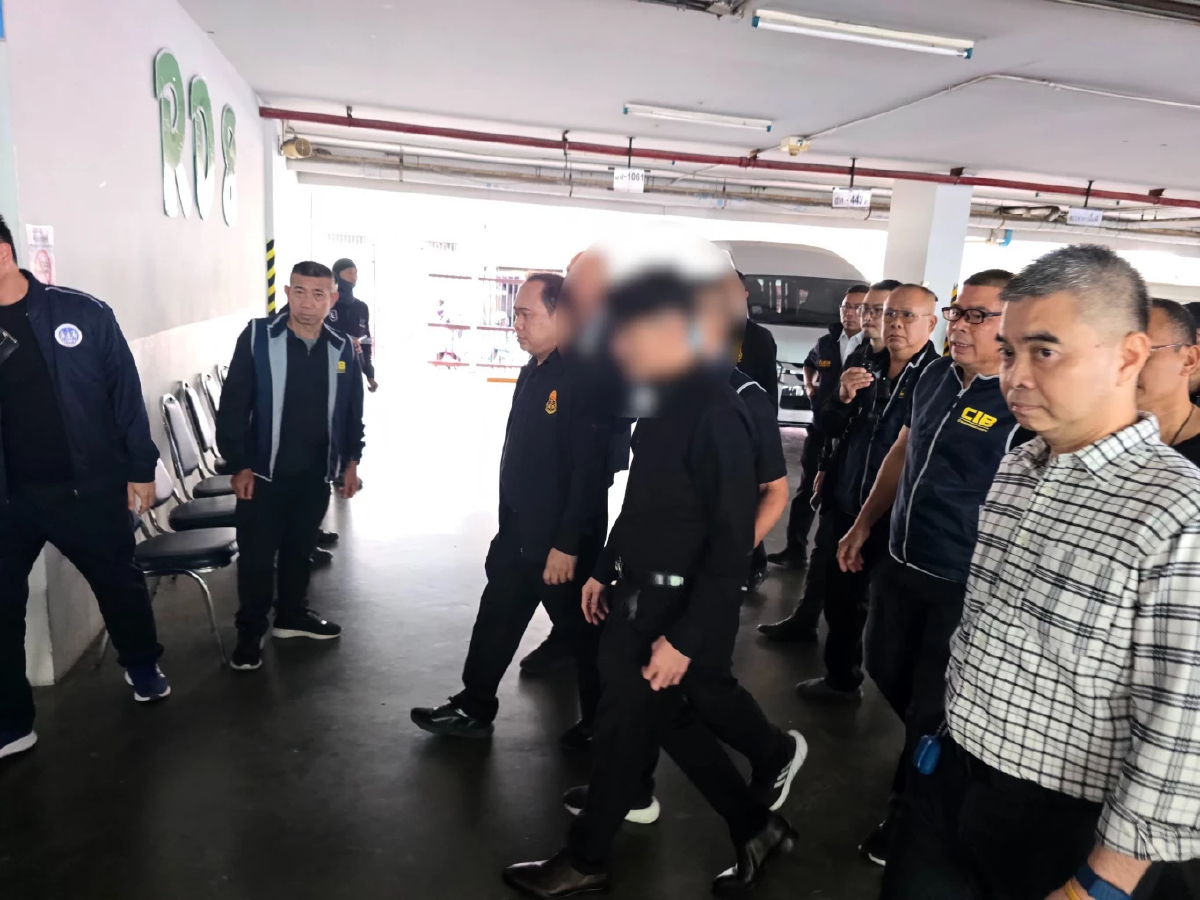 ป.ป.ช.ร่วม ตร.รวบ จนท.สรรพากร คา สนง. รีดเงินเอกชนเลี่ยงเก็บภาษี