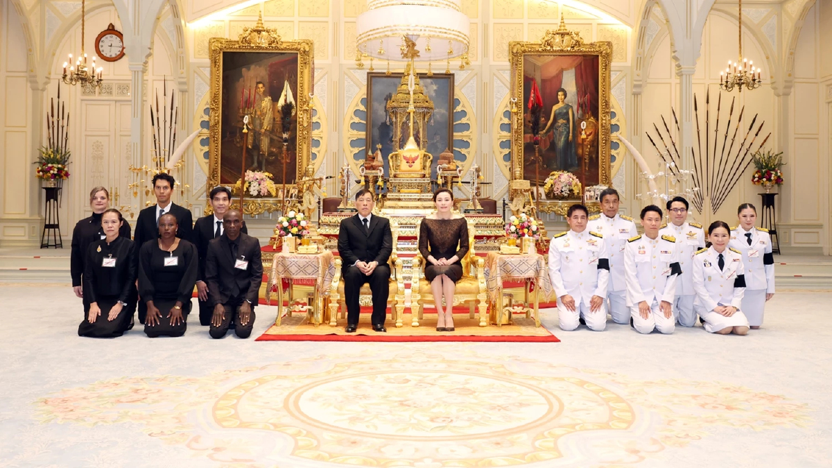 ในหลวง-พระราชินี พระราชทานพระบรมราชวโรกาสให้ คิปโชเก้ นักวิ่งชาวเคนยา เฝ้าฯ