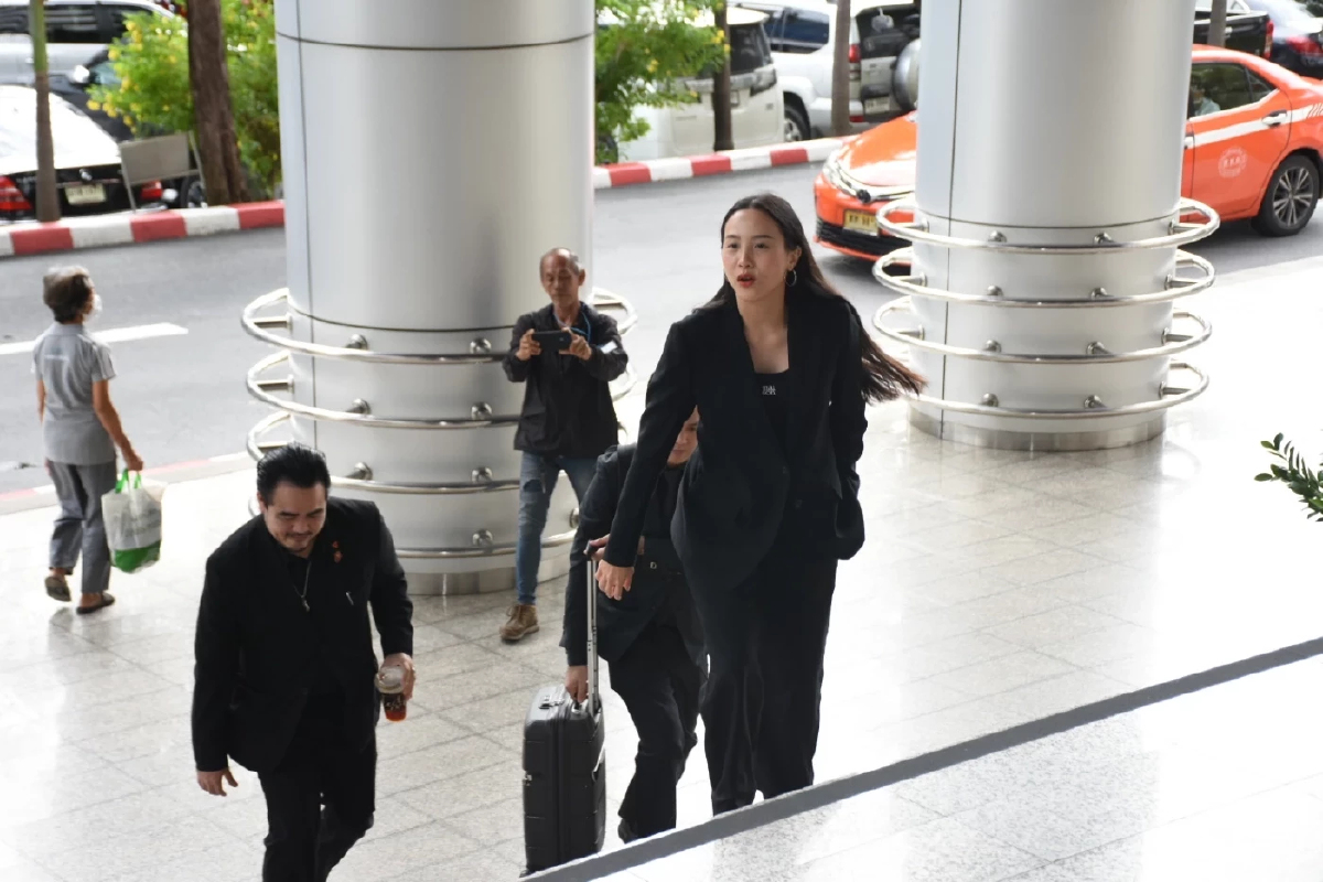 'รักชนก-สหัสวัต' ขึ้นศาลตรวจหลักฐานคดี 'สุชาติ' ฟ้องหมิ่น Skyy9