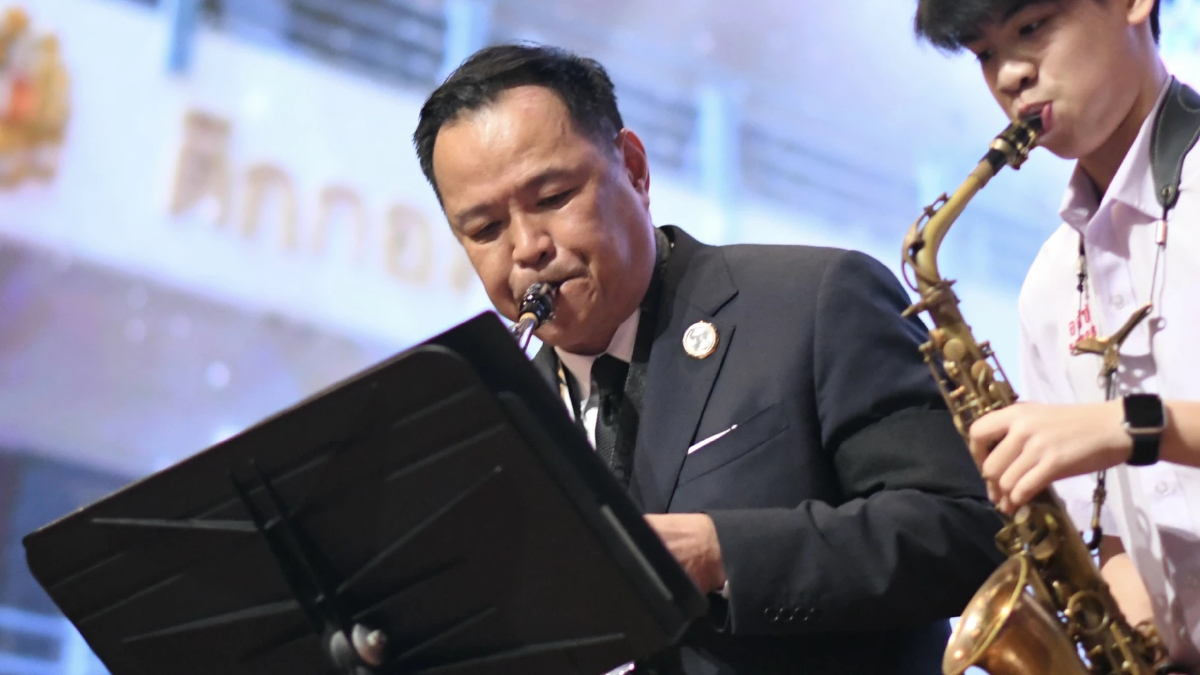 ‘อนุทิน’ เยือนถิ่นเก่า ‘อัสสัมชัญ บางรัก’ ฝากประเทศกับลูกหลาน