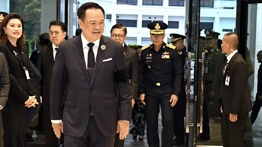 ‘อนุทิน’ ปัดตอบ ปล่อย 18 เชลยกัมพูชา ‘สีหศักดิ์’ ปัดโดน ‘ภาษีทรัมป์’ บีบ