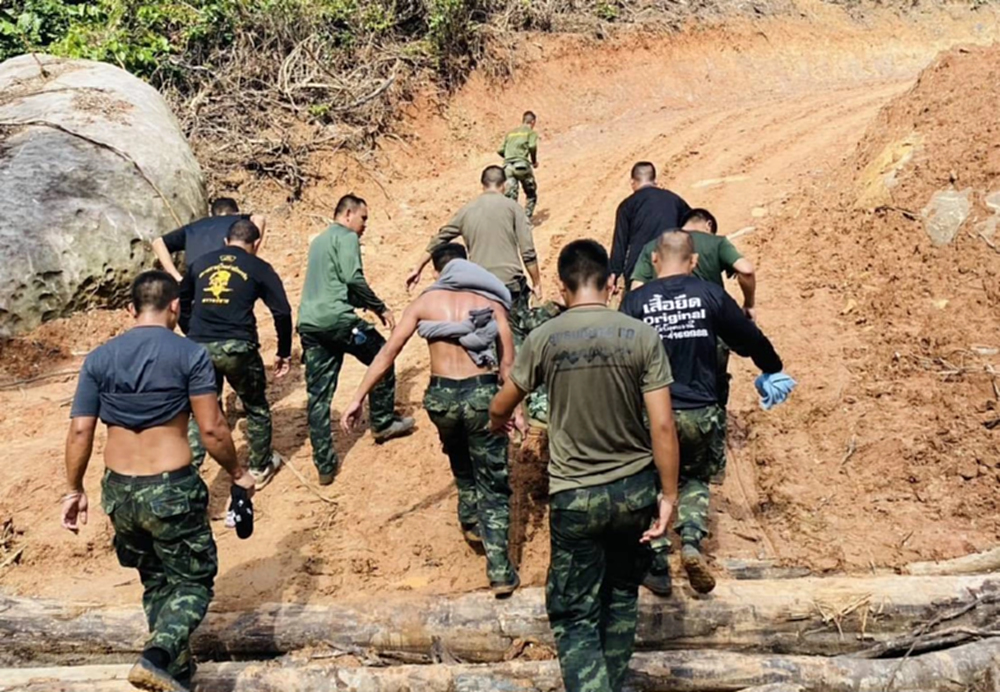 ทบ. ยืนยัน ทหารเหยียบกับระเบิด เจ็บ 2 นาย ข้อเท้าขวาขาด 1 นาย แน่นหน้าอก 1