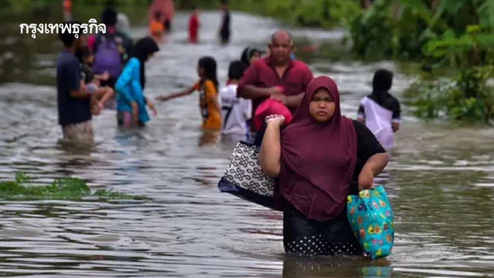 น้ำท่วมนราธิวาส ประกาศเพิ่ม 6 ชุมชนเป็นพื้นที่ 'ธงแดง' สั่งอพยพด่วน