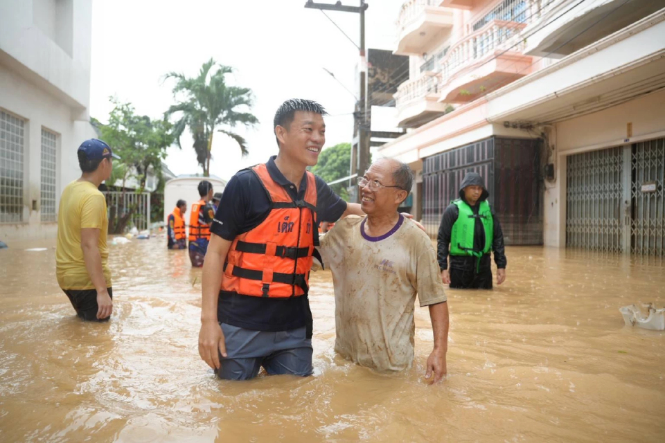 'เท้ง' เผย ปชน.ปั้นเว็บหา 'คน-สัตว์' หายจาก 'น้ำท่วมภาคใต้'