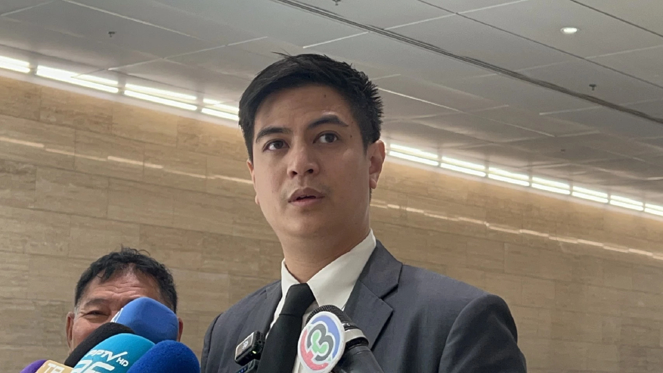 'โฆษก ปชน.' เสนอรัฐบาล ใช้มาตรการอายัดทรัพย์ ปราบสแกมเมอร์