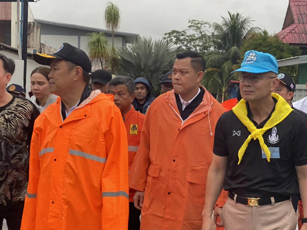 'ธนกร' สั่ง ธพว. อุ้ม 715 โรงงานสงขลา หลังน้ำท่วมหนัก เร่งเสริมไฟกู้วิกฤติ