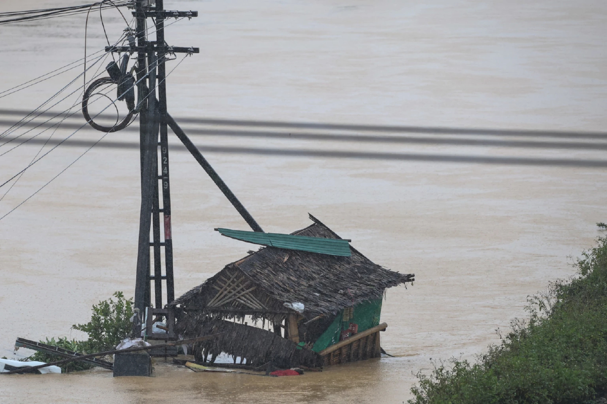 ศป.กฉ. เร่งฟื้นฟูเหตุน้ำท่วมหาดใหญ่ทุกมิติ  โยนสธ.รายงาน'ผู้เสียชีวิต'