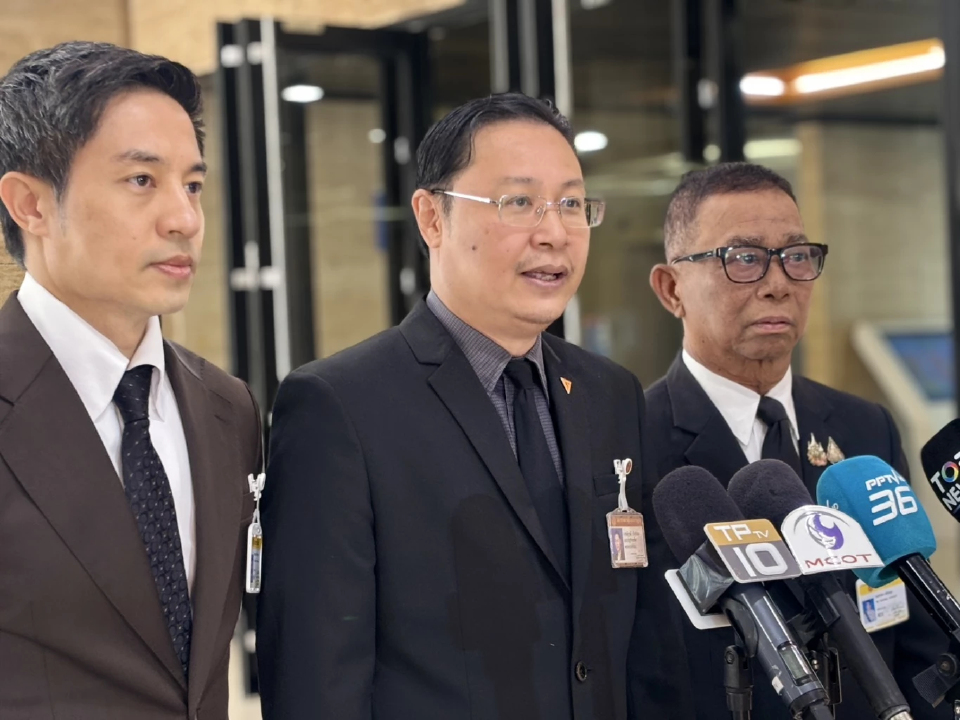 'ณัฐวุฒิ' ย้ำ 'กมธ.แก้รธน.' แค่เห็นต่างในรูปแบบ ปัดขัดแย้ง