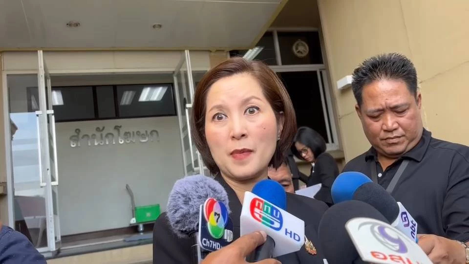 'ตรีนุช' เตรียมหารือ ครม.ปมแรงงานกัมพูชา 90,000 คน บัตรหมดอายุ