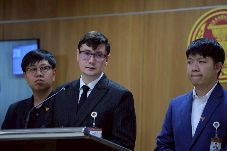 กมธ.มั่นคง ชง 43 ชื่อพันสแกมเมอร์ ให้ทางการสอบ ซัดนายกตีเช็คเปล่า