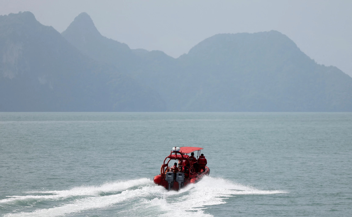 เรือผู้อพยพโรฮิงญาล่ม ใกล้ชายแดนไทย-มาเลเซีย ดับ 11 ราย สูญหายนับร้อย