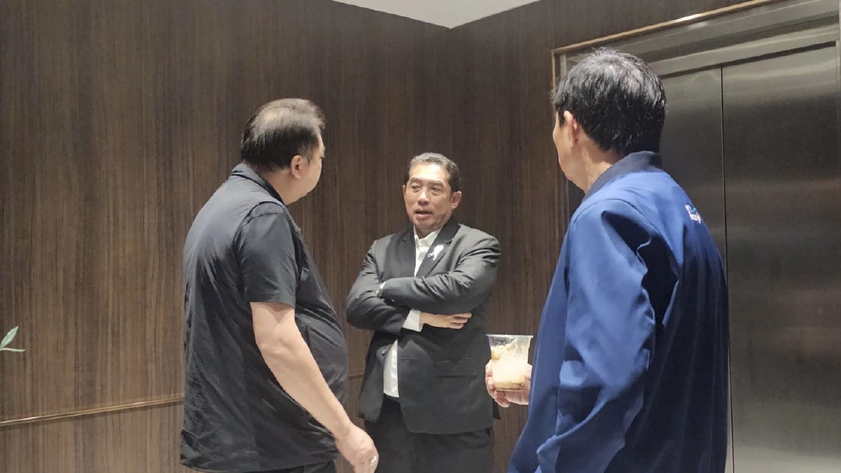 ‘สนธยา-สุชาติ’ ถกเครียด คาด เขต1 ชลบุรี ไม่ลงตัว หลัง2บ้าน ซบ ภท.