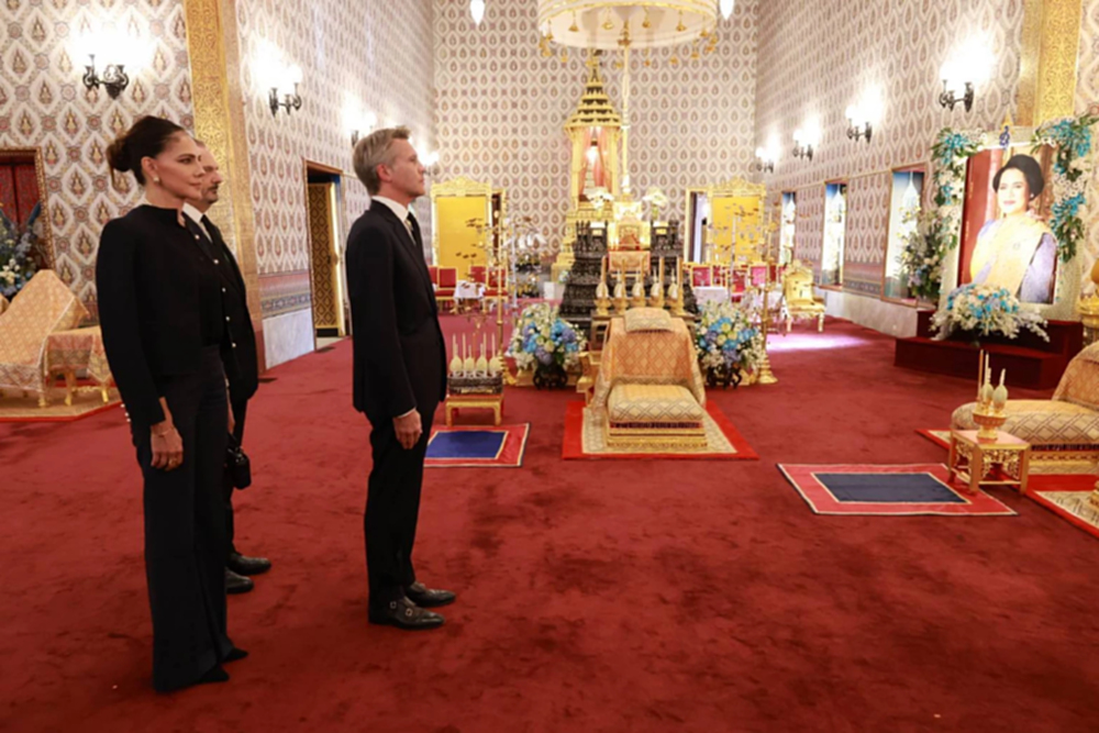 เจ้าชายแห่งเวนิส เสด็จไปทรงวางพวงมาลาถวายราชสักการะพระบรมศพ สมเด็จพระพันปีหลวง