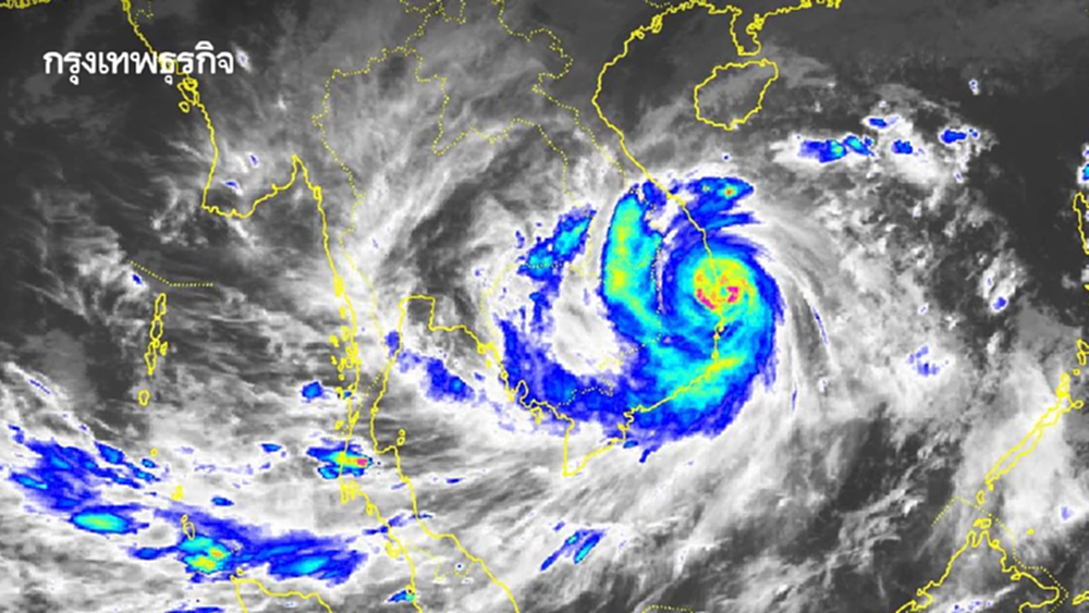 'พายุคัลแมกี' พ่นพิษ 66 จังหวัด รวม กทม. เฝ้าระวังน้ำท่วมฉับพลัน