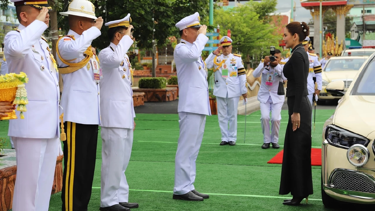 โปรดเกล้าฯ พลตรีหญิง ท่านผู้หญิงอรอนงค์ ปิยนาฎวชิรพัทธ์ ในพิธีฯวัดบางพลีใหญ่กลาง