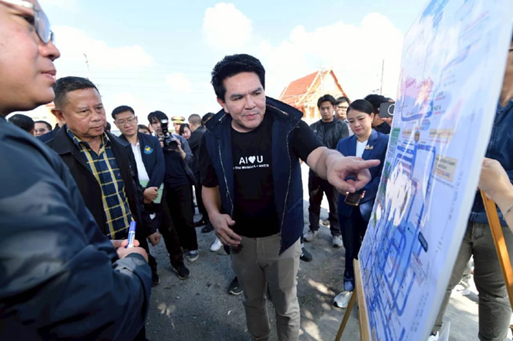 รับมือวิกฤติน้ำ สุรศักดิ์ ชูเทคโนโลยีเสริมแผนระบายน้ำรับพายุ