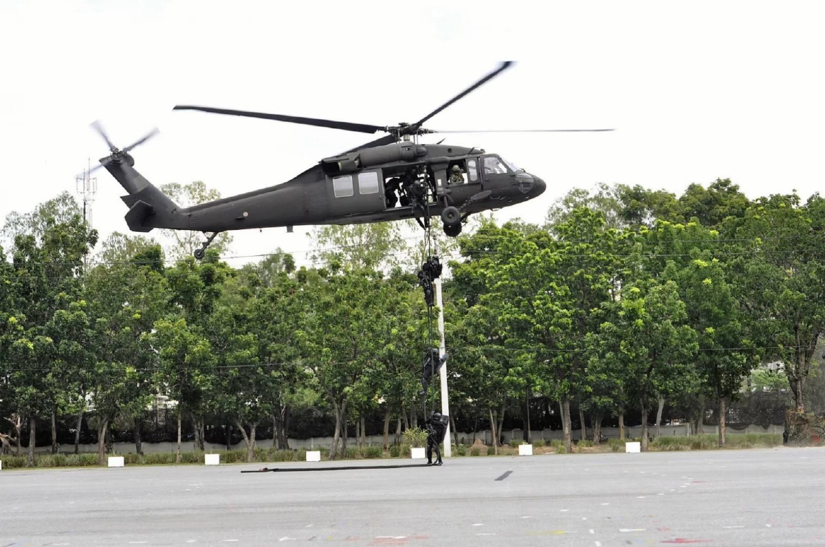 ทบ. ระดมสรรพกำลัง ส่ง ฮ.-รบพิเศษ กู้วิกฤติน้ำท่วมหาดใหญ่