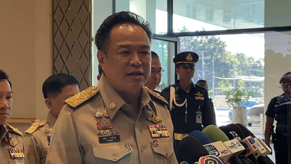 'อนุทิน' ปัดตอบ กัมพูชา กู้เงิน IMF โยงซื้ออาวุธ-ยุทโธปกรณ์ โจมตีไทย