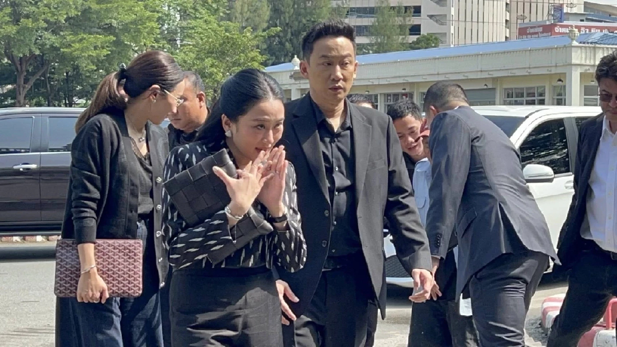 'โอ๊ค-เอม-อิ๊งค์' เยี่ยม 'ทักษิณ' บอกสั้นๆ ตอนนี้อาการโดยรวมโอเค