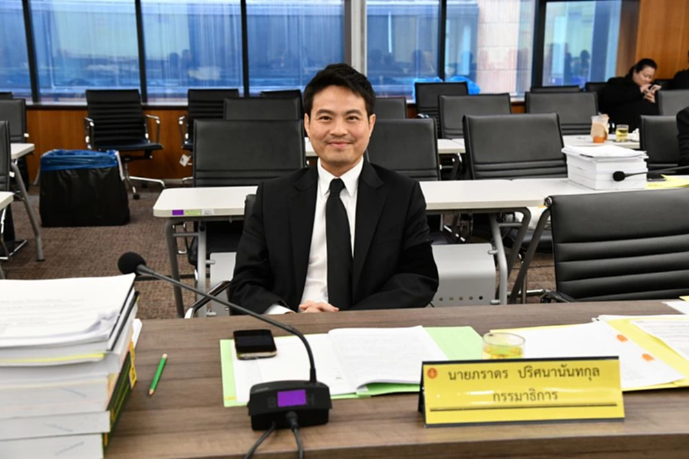 'ภราดร' ปัด 'รัฐบาล' เตะถ่วง แก้รธน. ยันไม่มีเหตุให้ประชุมล่ม