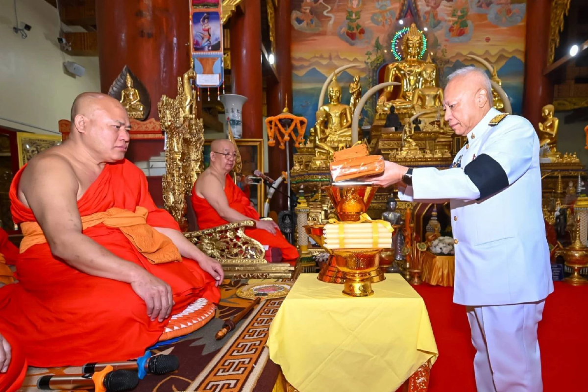 กต.เชิญผ้าพระกฐินพระราชทานทอดถวายวัดป่าเชต์สิบสองปันนา