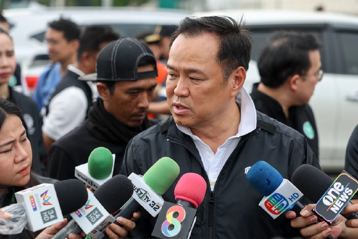 'อนุทิน' เข้าทำเนียบฯถกมาตรการฟื้นฟูเยียวยา 'น้ำท่วมภาคใต้'