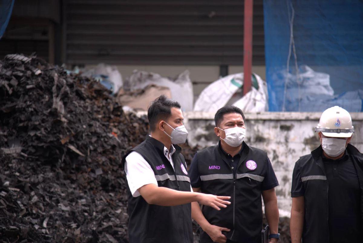 'ธนกร' สั่งปิด 2 โรงงานเถื่อน 'สมุทรปราการ' ฝ่าฝืนคำสั่งพนักงานเจ้าหน้าที่