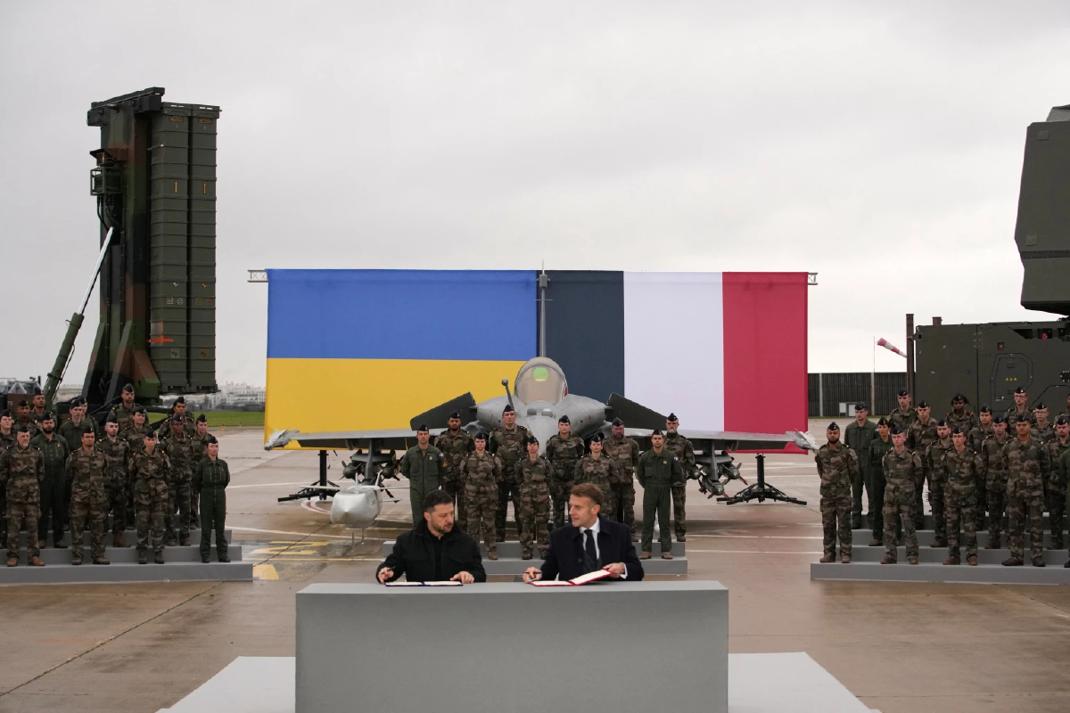'ฝรั่งเศส' ลงนามร่วม 'ยูเครน' เตรียมจัดหาเครื่องบินรบราฟาเอลให้ 100 ลำ