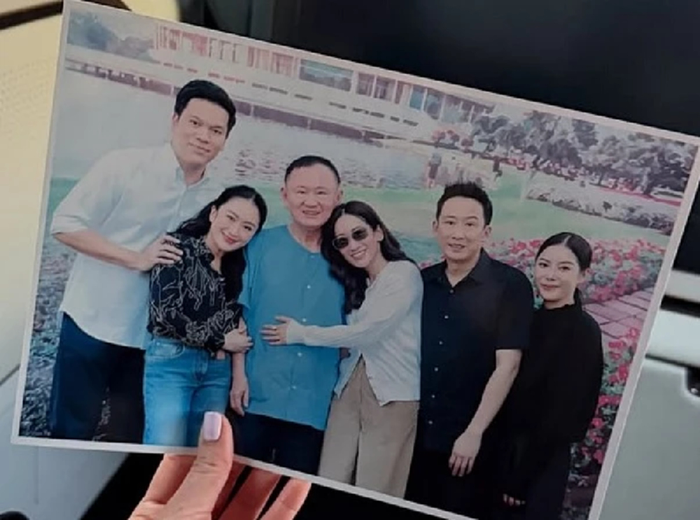 เปิดภาพล่าสุด 'ทักษิณ' หลัง 'ครอบครัวชินวัตร' ร่วมกินข้าว ถ่ายรูป