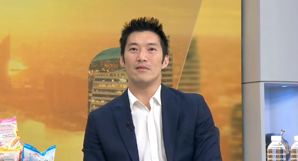 ‘ธนาธร’ รับประกันไม่มีส่วนคอนโทรล ปชน. ชี้ ‘โปลิตบูโร’ คือ กก.บห.