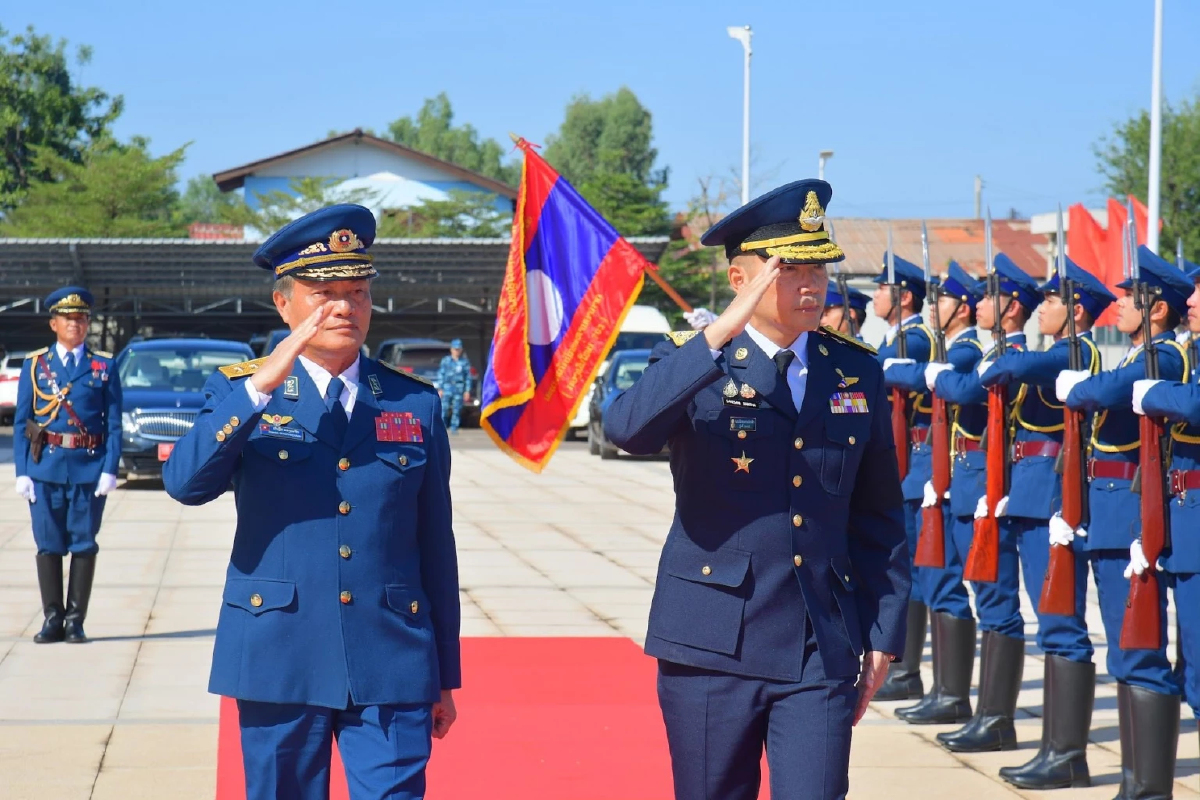 ผบ.ทอ. เยือนกองทัพอากาศลาว กระชับความสัมพันธ์ขยายความร่วมมือ