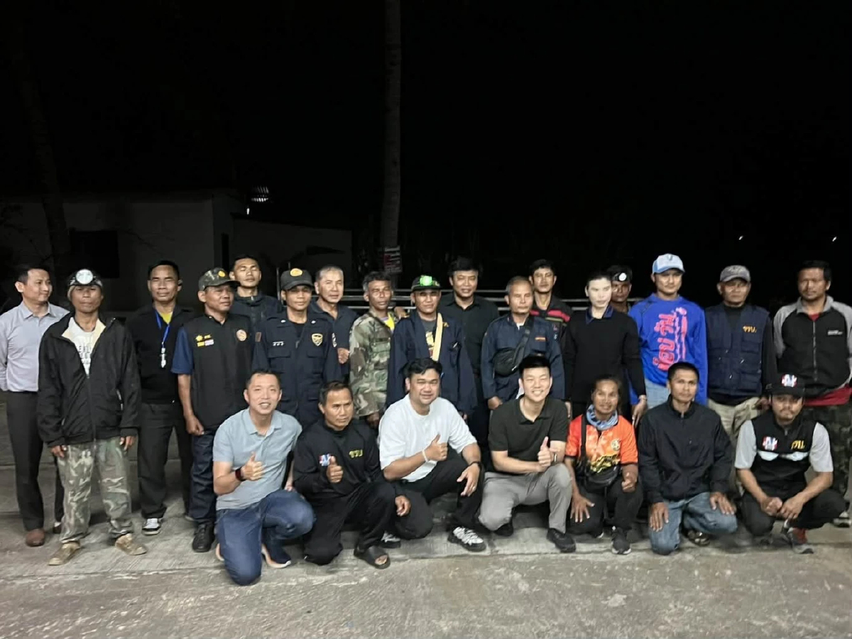 แกนนำส้มลงพื้นที่ศูนย์อพยพ 'ณัฐพงษ์' ส่งแรงใจให้ ปชช.-จนท.