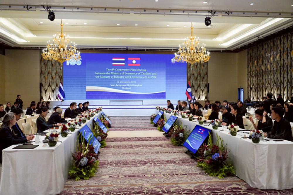 พาณิชย์ ไทย-ลาว ถกแผนพัฒนาความร่วมมือด้านเศรษฐกิจ ดันการค้า แตะ 11,000 ล้านดอลลาร์ ปี 2570