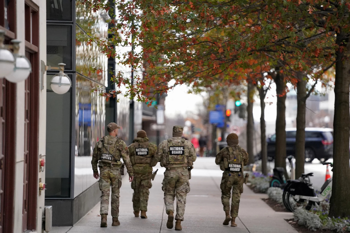 เจ้าหน้าที่คาด คนลอบยิงหน่วยพิทักษ์มาตุภูมิ มีแนวคิดหัวรุนแรงหลังย้ายมาสหรัฐ