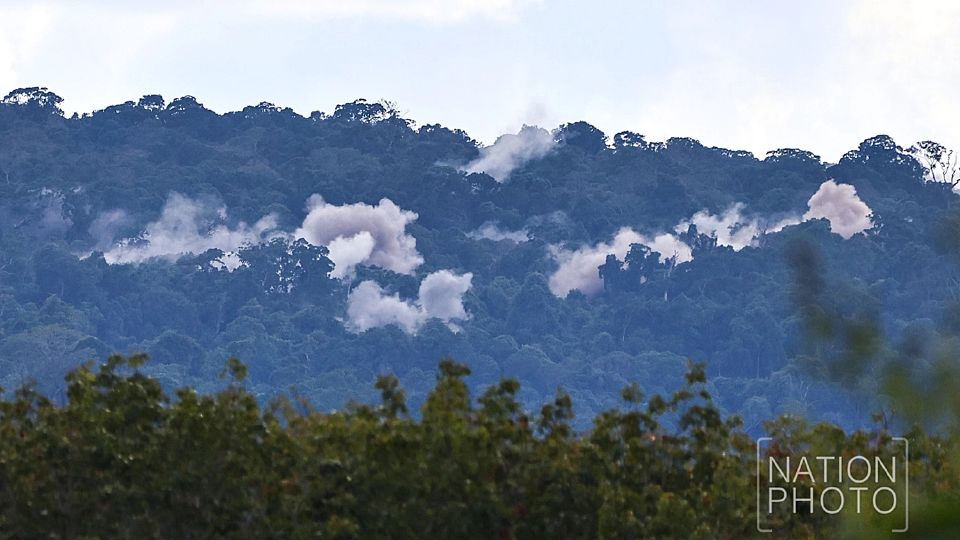 บึ้มสนั่นภูมะเขือ 'ไทย-กัมพูชา' ปะทะต่อเนื่อง ทภ.2 แจงชัดไม่มี 'ยกธงขาว'