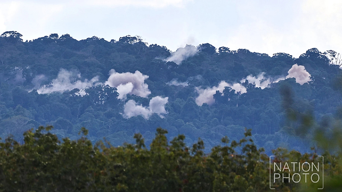บึ้มสนั่นภูมะเขือ 'ไทย-กัมพูชา' ปะทะต่อเนื่อง ทภ.2 แจงชัดไม่มี 'ยกธงขาว'