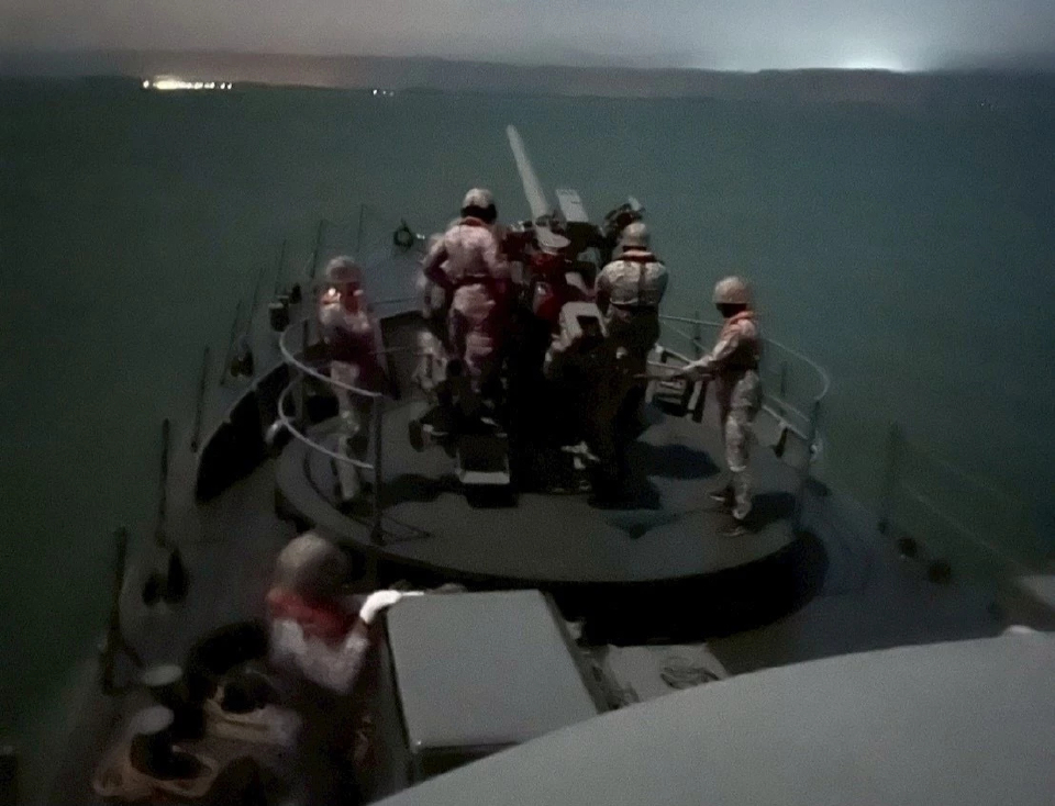 ทร. เปิดยุทธการ 'ตราดปราบปรปักษ์' ระดมกำลังรบทุกมิติ ลั่นปืนใหญ่หนุนภาคพื้น