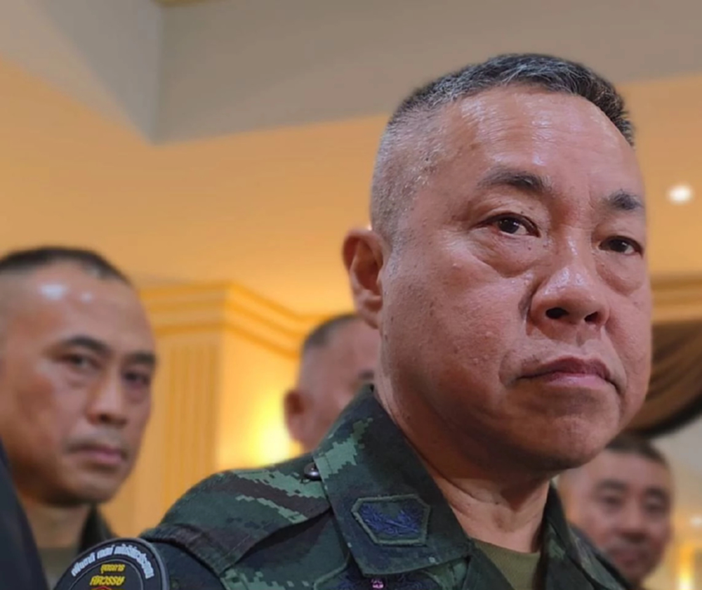 เสธ.​ ทบ.​ ฮึ่ม กัมพูชา​ ต้องประกาศหยุดยิงก่อน​ อย่าหลบเลี่ยง​ พบ ซุก​อาวุธ​อื้อ