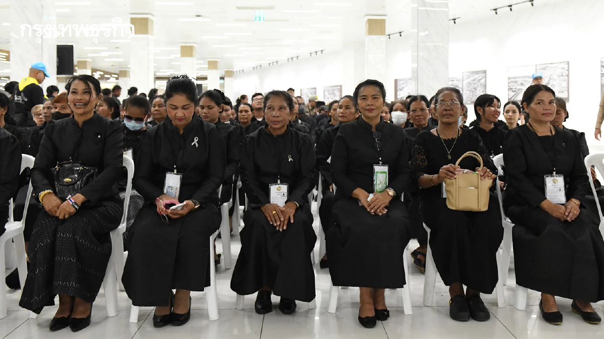 เข้ากราบพระบรมศพ ยอดพุ่ง 2 แสน กทม. เผย 5 ธ.ค. ปิดจุดคัดกรอง 13.00 น.