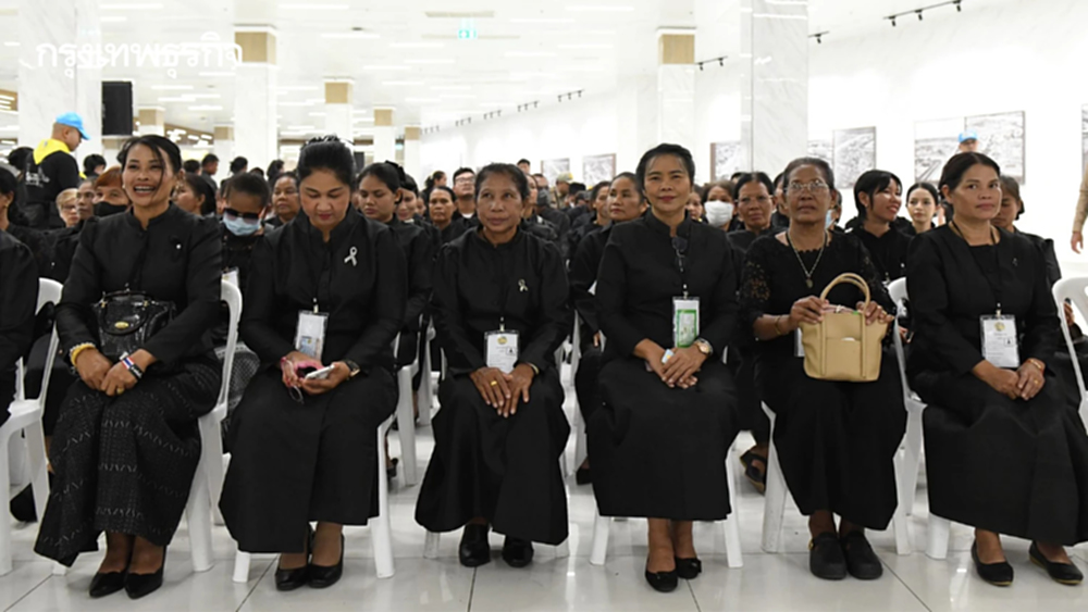 เข้ากราบพระบรมศพ ยอดพุ่ง 2 แสน กทม. เผย 5 ธ.ค. ปิดจุดคัดกรอง 13.00 น.